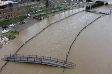 Biga’da yağış nedeniyle taşan Kocabaş Çayı dron ile görüntülendi 