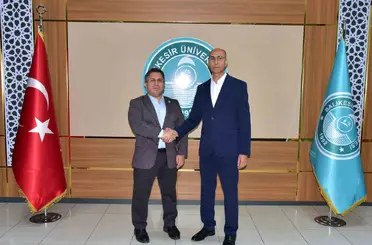 Bigadiç MYO’da Eğitime katkı sunan hayırsever İbrahim Duru’ya plaket
