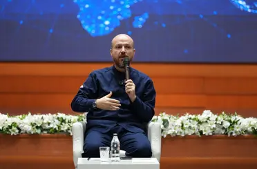 Bilal Erdoğan: "İslam dünyasının birlikte güçlü olmasına öncülük edebiliriz"
