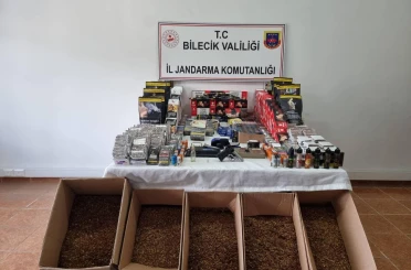 Bilecik'te jandarma baskını: Evler uyuşturucu ve kaçak tütün deposu çıktı