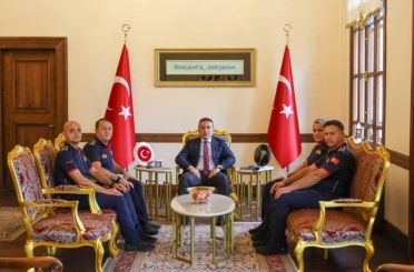 Bilecik Valisi Sözer, itfaiye personelleri ile bir araya geldi 