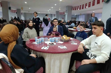 Bilecik’te 400 öğrenciyle dayanışma sofrası kuruldu 