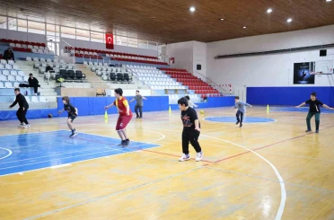 Bilecik’te basketbol spor okulları antrenmanları sürüyor 