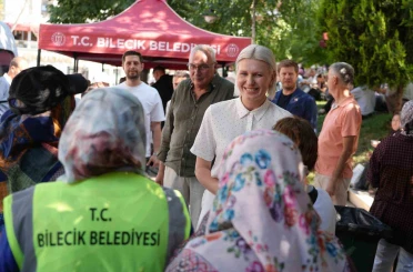 Bilecik’te binlerce kişiye aşure dağıtıldı 