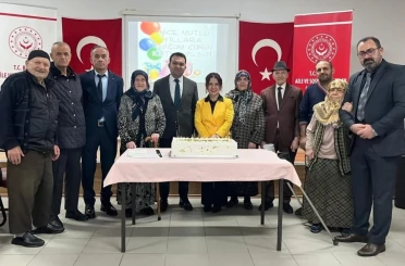 Bilecik’te huzurevinde doğum günü sevinci 