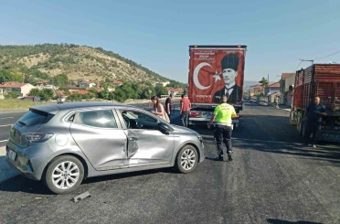 Bilecik’te kamyonet ile otomobil çarpıştı: 1 yaralı 
