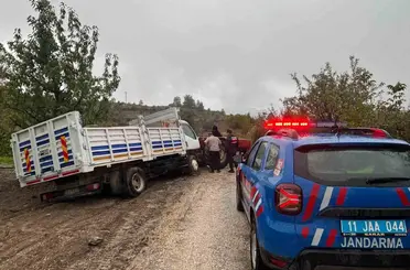 Bilecik’te kamyonet sürücüsünün imdadına jandarma yetişti
