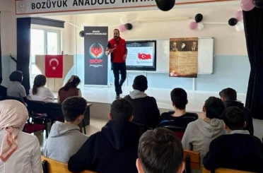 Bilecik’te öğrencilere terör ve güvenli internet eğitimi 