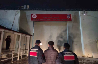 Bilecik’te yol kontrolünde aranan şahıs yakalandı 