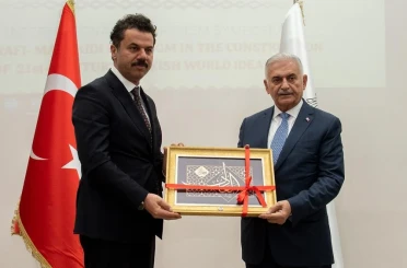 Binali Yıldırım: Türk dünyasını geliştirecek konu 'Zengezur Koridoru'