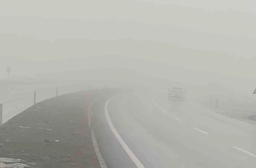 Bingöl’de yoğun sis görüş mesafesini düşürdü 