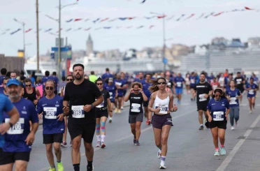 Binler İstanbul’u koştu 