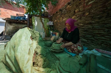 Binlerce yıllık gelenek çömlek üretimi kadın emeğiyle yaşatılıyor 