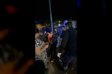 Bir anda parlayan at sahibine kabusu yaşattı 