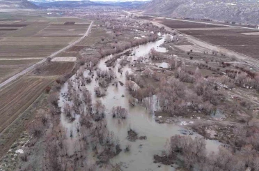 Bir dönem tamamen kuruyan nehir, yeniden coştu 