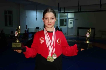 Bir yetenek taraması hayatını değiştirdi 10 yaşındaki güreşçi Asya, Türkiye şampiyonu oldu 