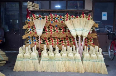 Bir zamanların vazgeçilmeziydi, şimdi yok oluyor: Ot süpürgelerde son ustalar 