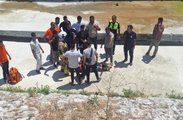 Bisikletiyle köprüden uçan çocuk 7 metreden yere çakıldı 