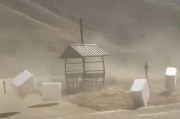 Bitlis’te fırtına etkili oldu 