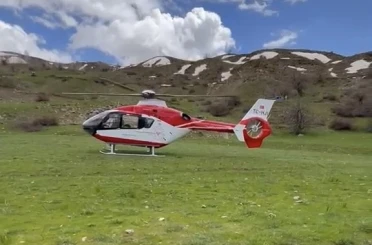 Bitlis’te kayalıklardan düşen genç için helikopter ambulans havalandı 