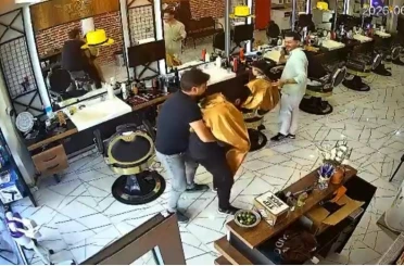 Boğazına kaçan erik parçası heimlich manevrasıyla çıkarıldı 