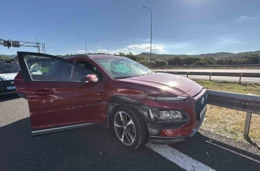Bolu Dağı Tüneli girişinde otomobil bariyerden bariyere savruldu: 2 yaralı 