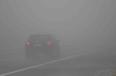 Bolu Dağı’nda göz gözü görmüyor: Görüş mesafesi 25 metreye düştü 