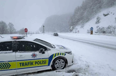 Bolu Dağı’nda yoğun kar yağışı 