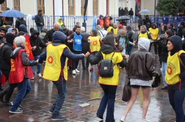 Bolu’da 1 Mayıs yağmur altında halaylarla kutlandı 