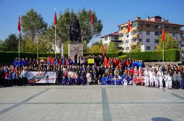 Bolu’da Amatör Spor Haftası yürüyüşle başladı
