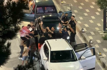 Bolu’da asker uğurlama konvoyunda trafiği kapatıp meşale yaktılar 
