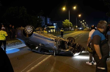 Bolu’da D-100’de takla atan otomobilden burunları bile kanamadan çıktılar 
