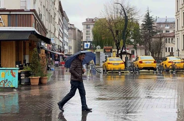 Bolu’da sağanak vatandaşlara zor anlar yaşattı 