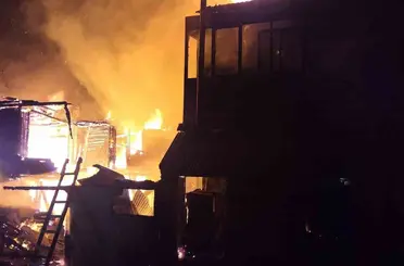 Bolu’da samanlıkta çıkan yangın eve sıçradı
