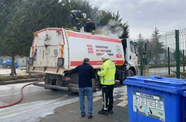 Bolu’da yol süpürme aracında yangın çıktı 