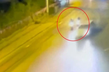 Boş yolda iki motosikletli kaza yaptı: 1 yaralı 