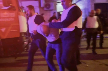 Boşandığını eşini darp edip çocuklarını bıçakla rehin alan şahıs tutuklandı