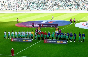 Böyle hakem olmaz olsun! Konyaspor Kasımpaşa’yla berabere kaldı