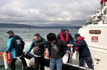 Bozcaada açıklarında ticari gemide rahatsızlanan bir kişinin tıbbi tahliyesi gerçekleştirildi 