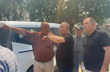 Bozdoğan Belediye Başkanı Özel, yangın bölgesinde çalışmaları yerinde takip ediyor 
