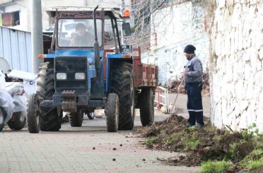 Bozdoğan Belediyesi’nden Madran Mahallesi’nde kapsamlı temizlik çalışması 