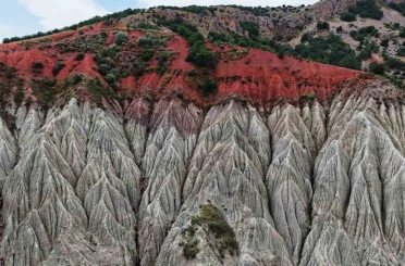 Bozkırın saklı yüzü: Doğanın mest eden izleri havadan görüntülendi 