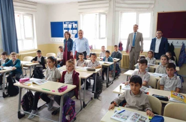 Bozüyük Kaymakamı Adem Öztürk Saffet Şeker İlkokulu’na ziyaret etti 