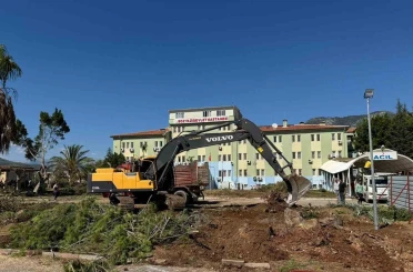 Bozyazı Devlet Hastanesi ek hizmet binası için ilk kazma vuruldu 