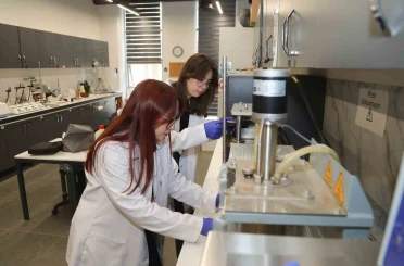 BTÜ öğrencileri TUSAŞ uçakları için üretiyor 