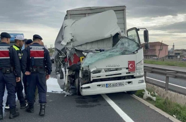 Bu araçtan sapasağlam çıkan sürücü: "Kendimi sola doğru atınca son anda kurtuldum" 