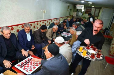 Bu çay ocağında yıllardır sadece dama oynanıyor 