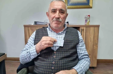 Bu muhtara herkes ‘abi’ demek zorunda kalıyor 