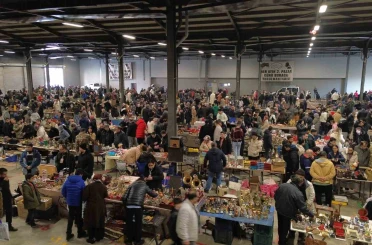 Bu pazarda tezgahtakiler geçmişe götürüyor 