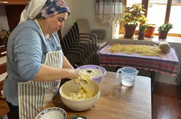 Buldanlı kadınlar kışlık gıda hazırlıklarına başladı
